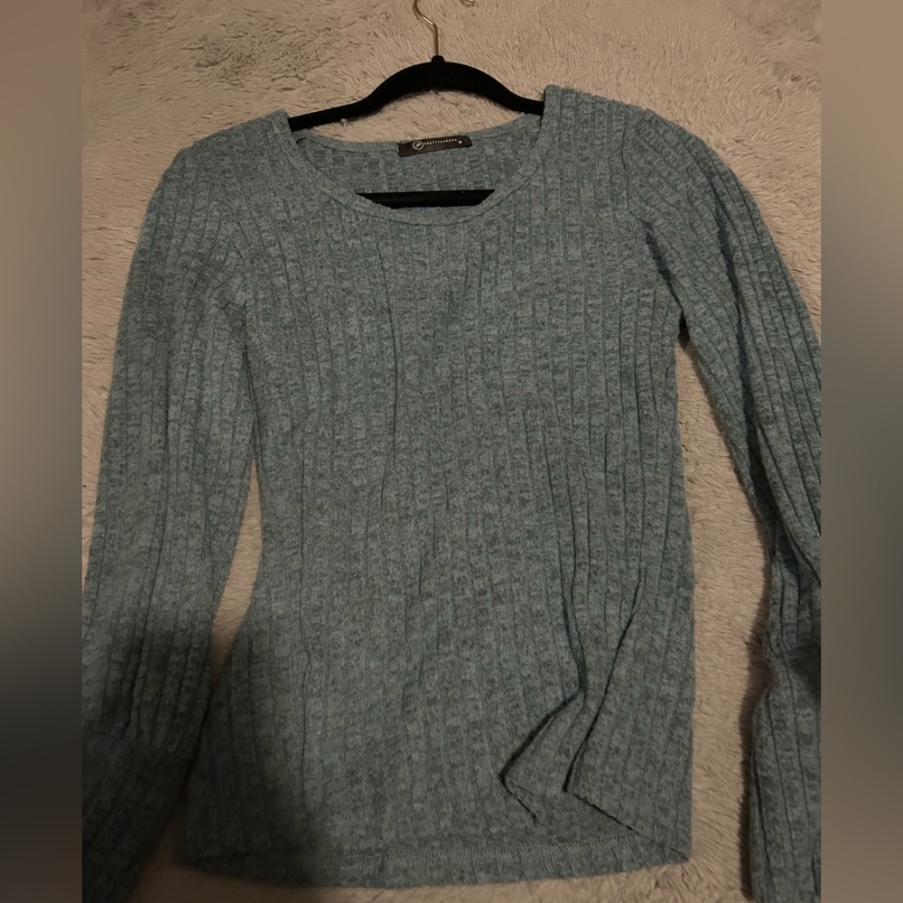 Pretty garden blue top